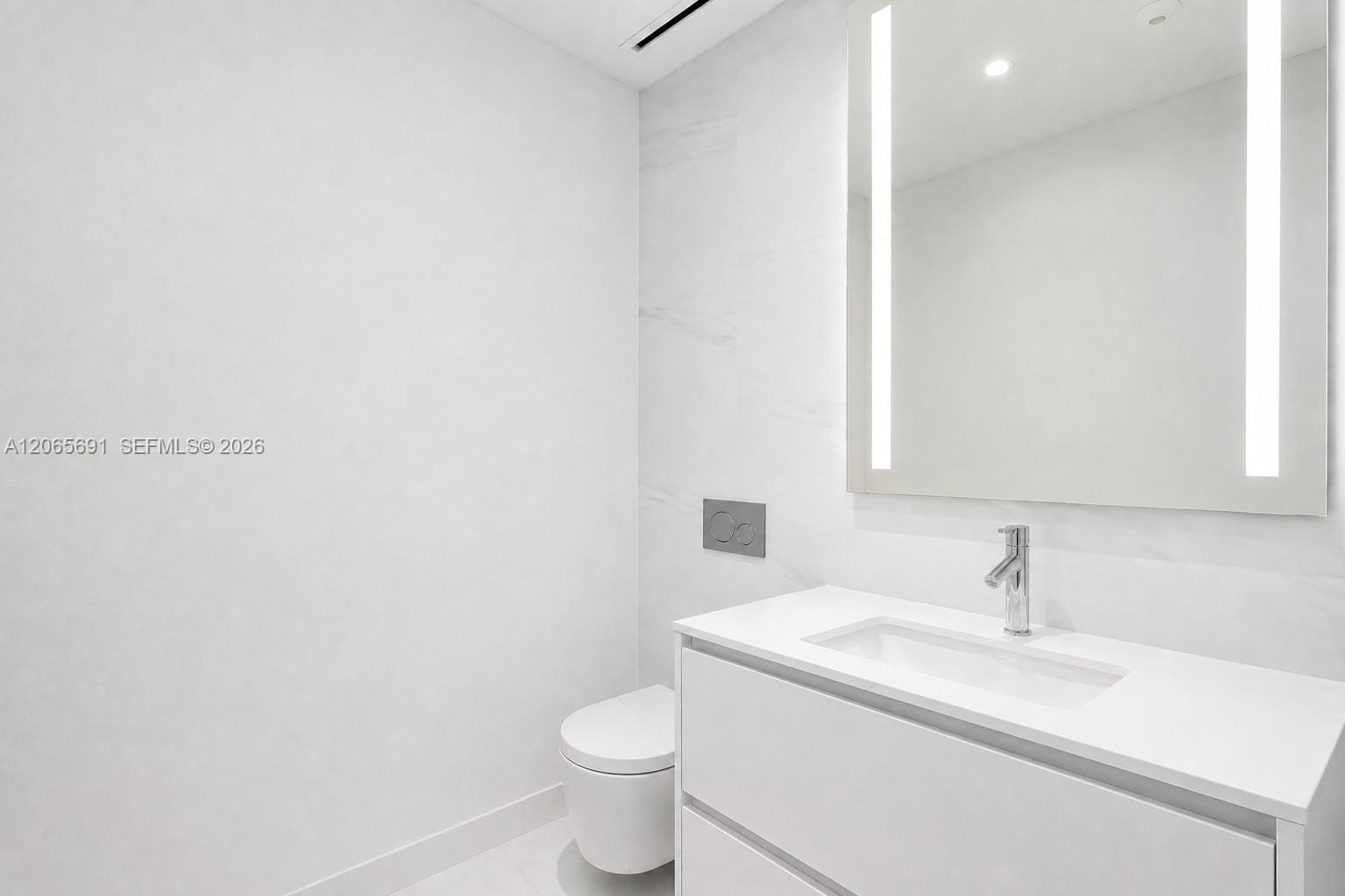 300 Biscayne Boulevard Way 4201E, Miami, FL 33131 photo 25