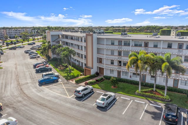 4064 Cornwall D, Boca Raton, FL 33434