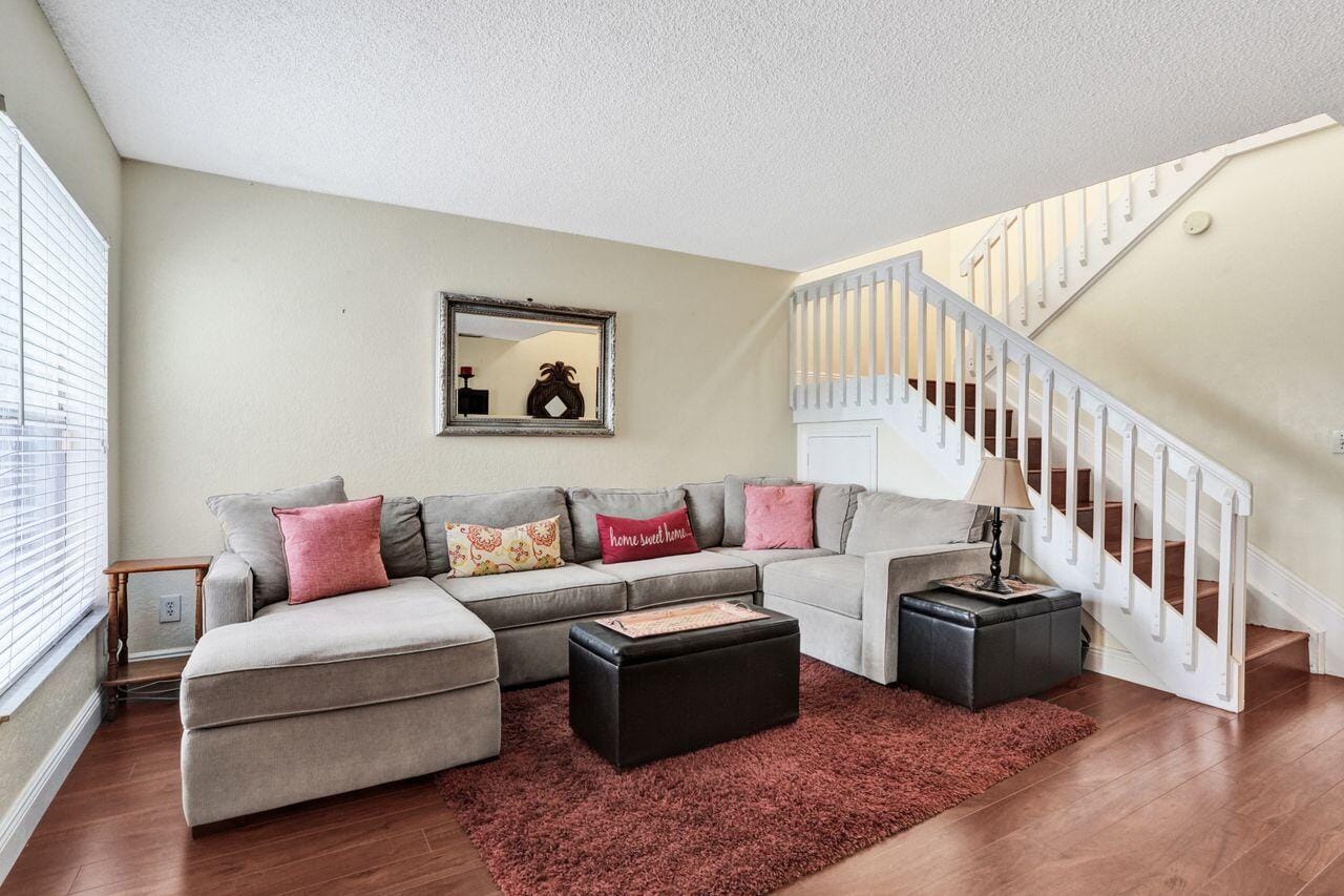 4737 Grapevine Way — photo 11