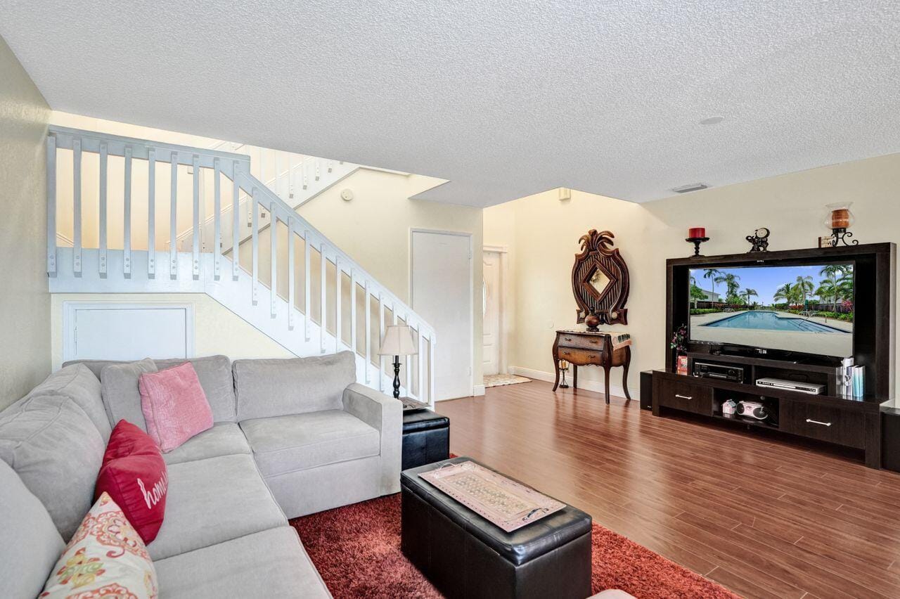 4737 Grapevine Way, Davie, FL 33331 photo 20