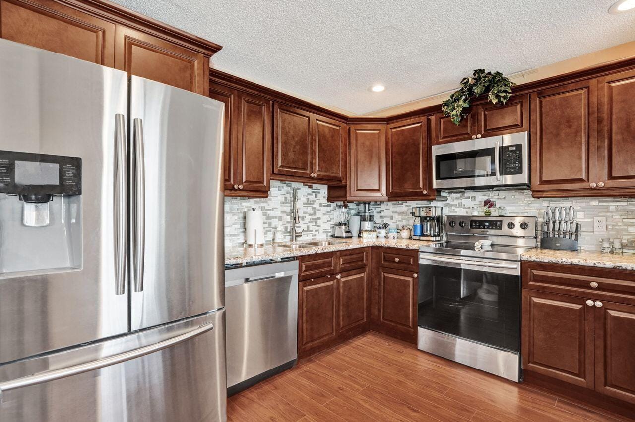 4737 Grapevine Way, Davie, FL 33331 photo 23