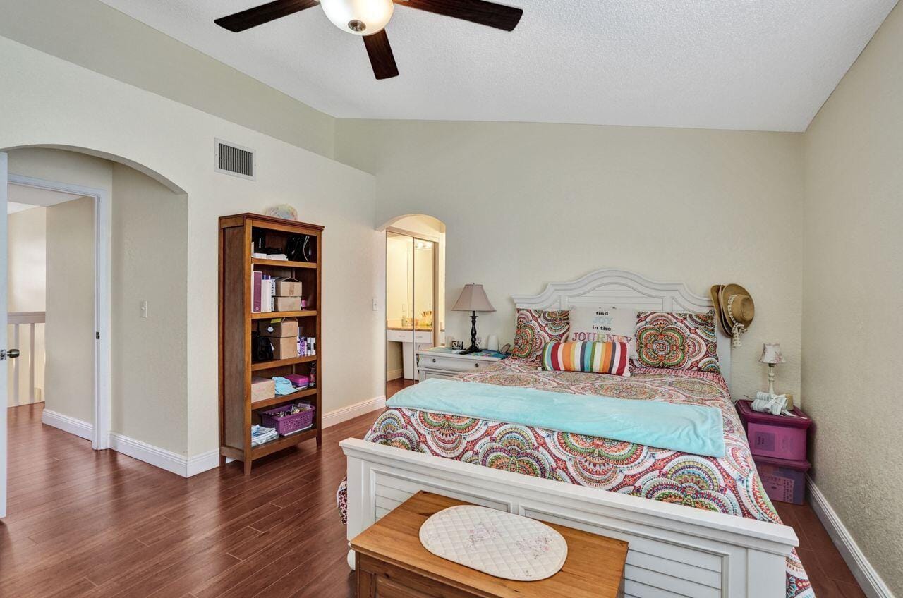 4737 Grapevine Way — photo 7