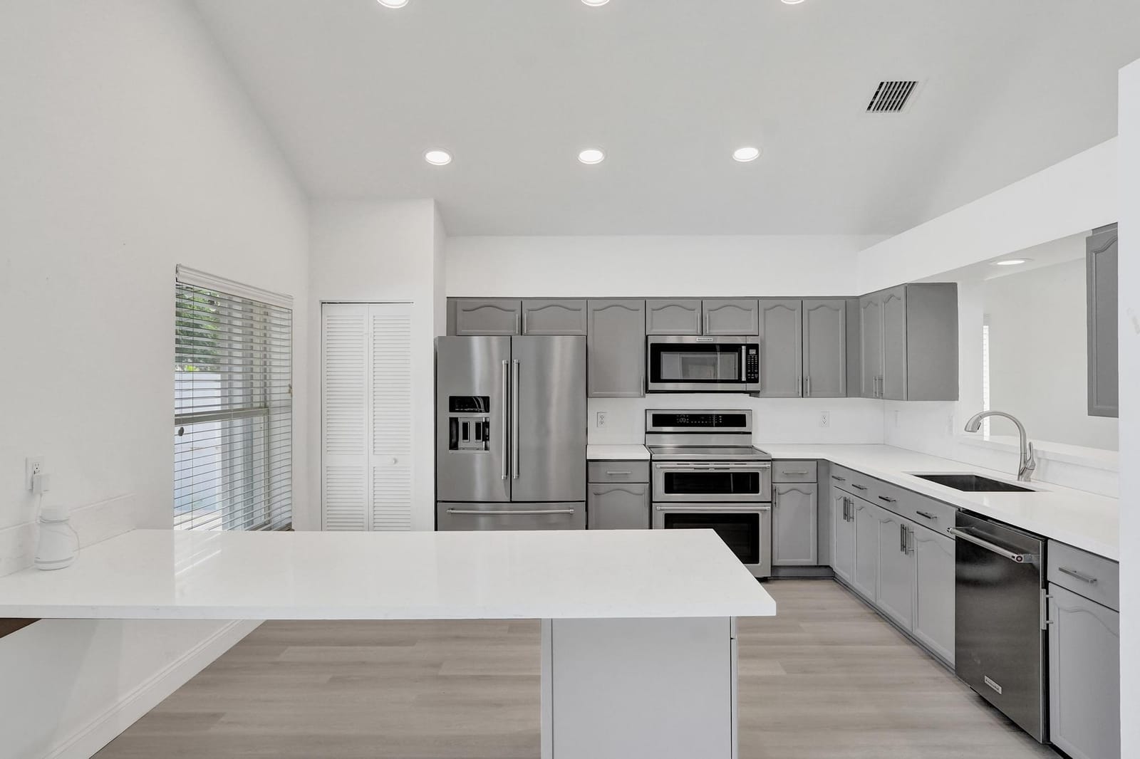 10729 EDINBURGH Street — photo 11