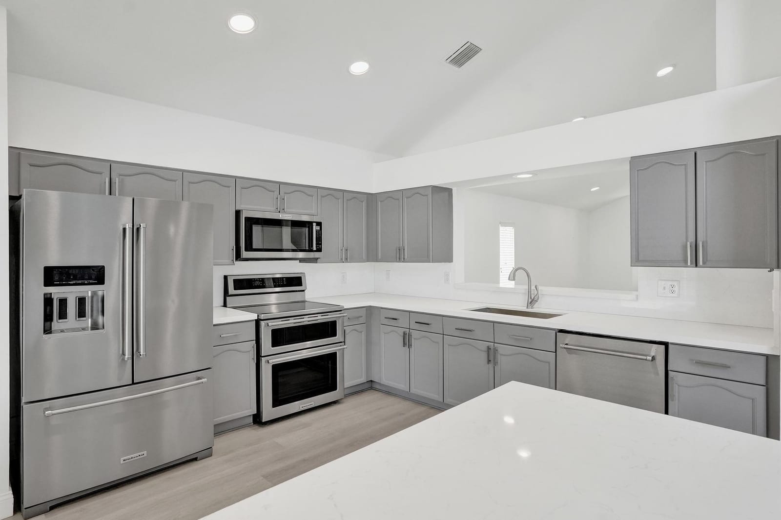 10729 EDINBURGH Street — photo 12
