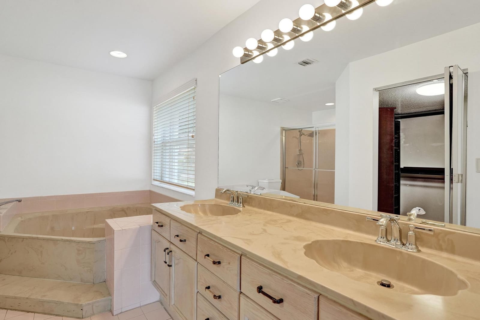 10729 EDINBURGH Street, Cooper City, FL 33026 photo 17