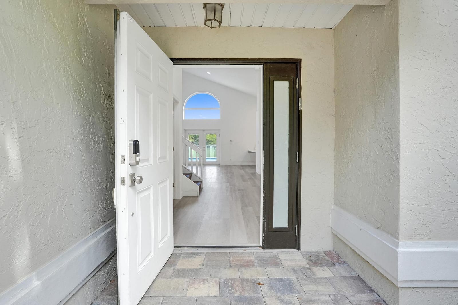 10729 EDINBURGH Street — photo 4
