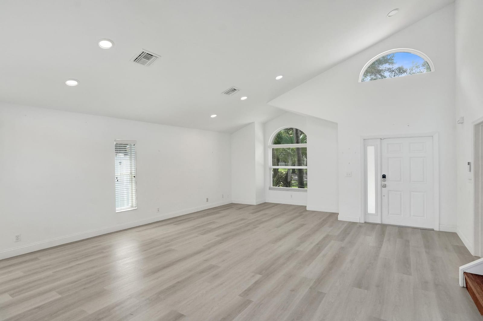 10729 EDINBURGH Street — photo 6