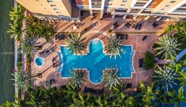 17150 N Bay Road 2602, Sunny Isles Beach, FL 33160