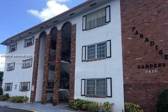2420 Johnson Street 202, Paradise Gardens Inc Cond, Hollywood, FL