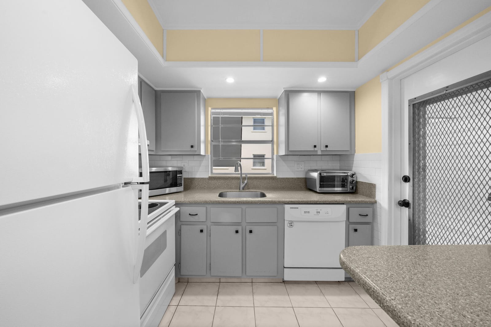 651 PINE Drive 201 — photo 11