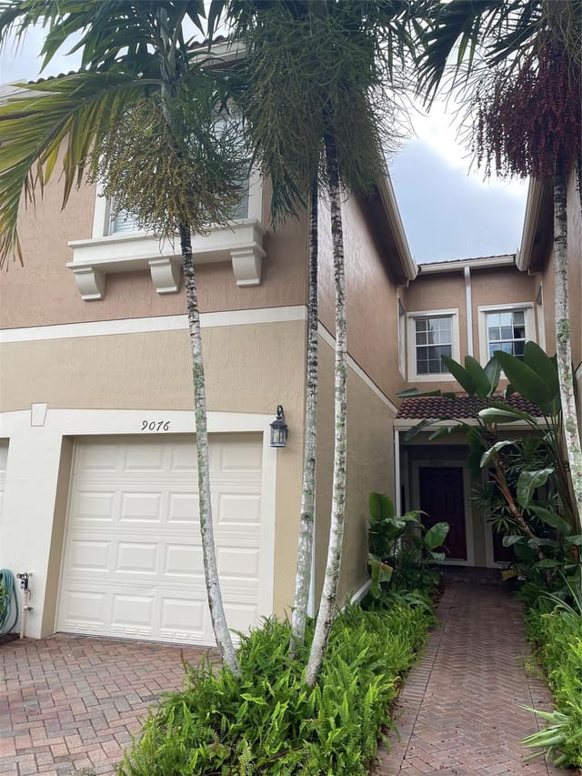 9076 PRESTON Place 9076, Tamarac, FL 33321