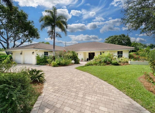 2908 Banyan Blvd Circle NW, Boca Raton, FL 33431