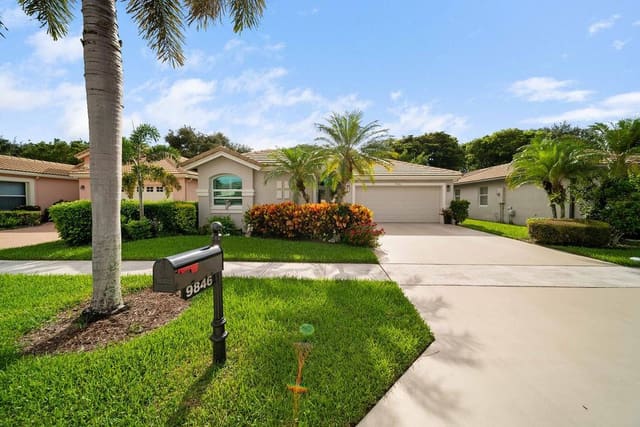 9846 Harbour Lake Circle, sold in Palm Isles, Boynton Beach, FL
