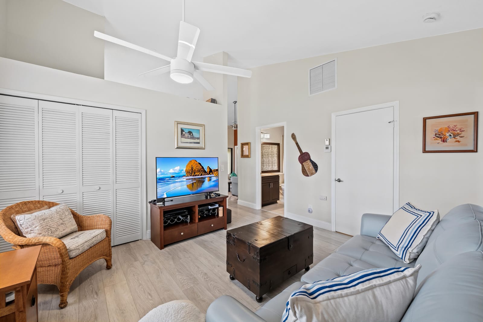 8209 WATERLINE Drive — photo 10