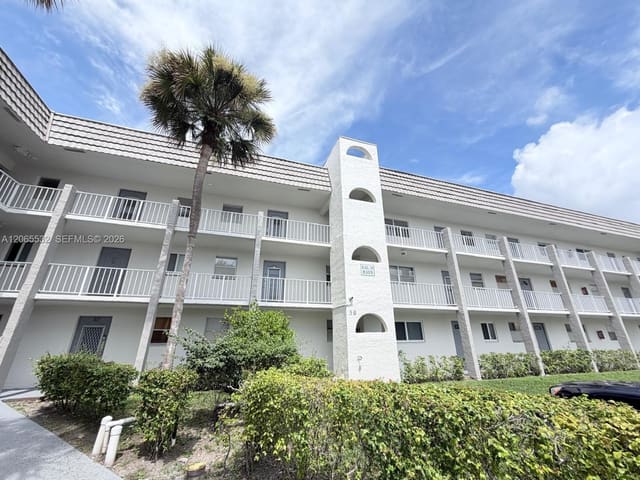 8305 Sunrise Lakes Boulevard 310, Sunrise, FL 33322