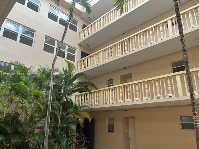 410 SE 2nd Street 408, Hallandale Beach, FL 33009