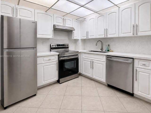 1621 Collins Avenue 402, Miami Beach, FL 33139