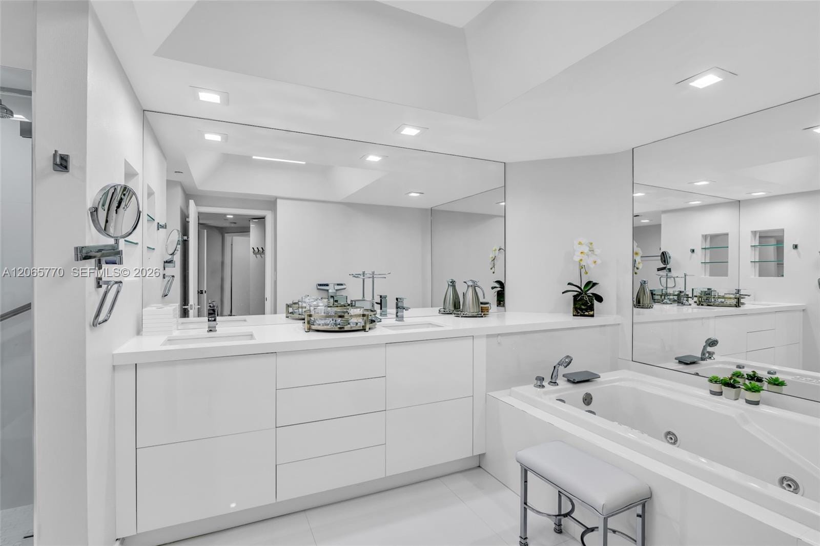 2000 Island Boulevard 2006, Aventura, FL 33160 photo 13