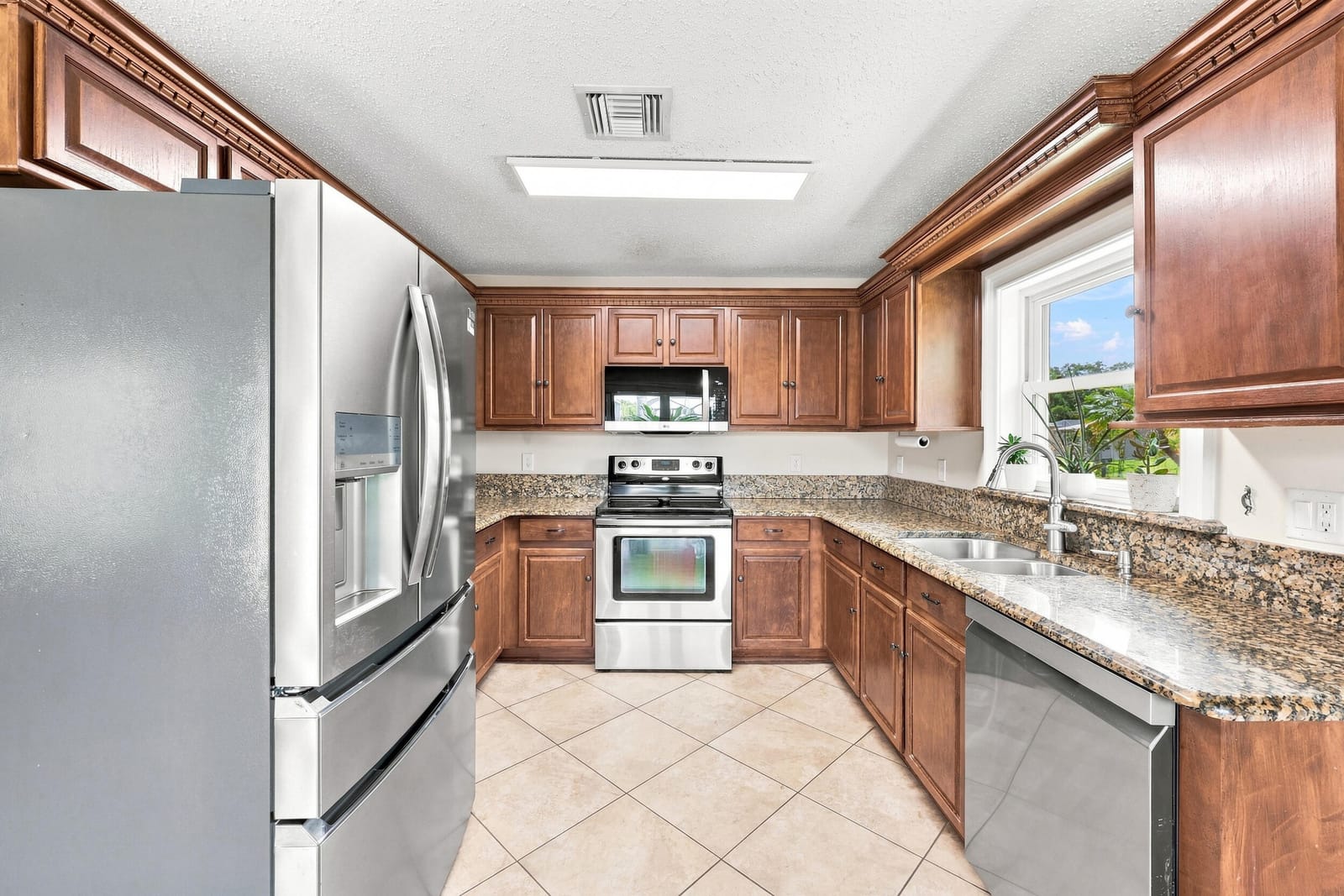 381 NE Surfside Avenue, Port St. Lucie, FL 34983 photo 22