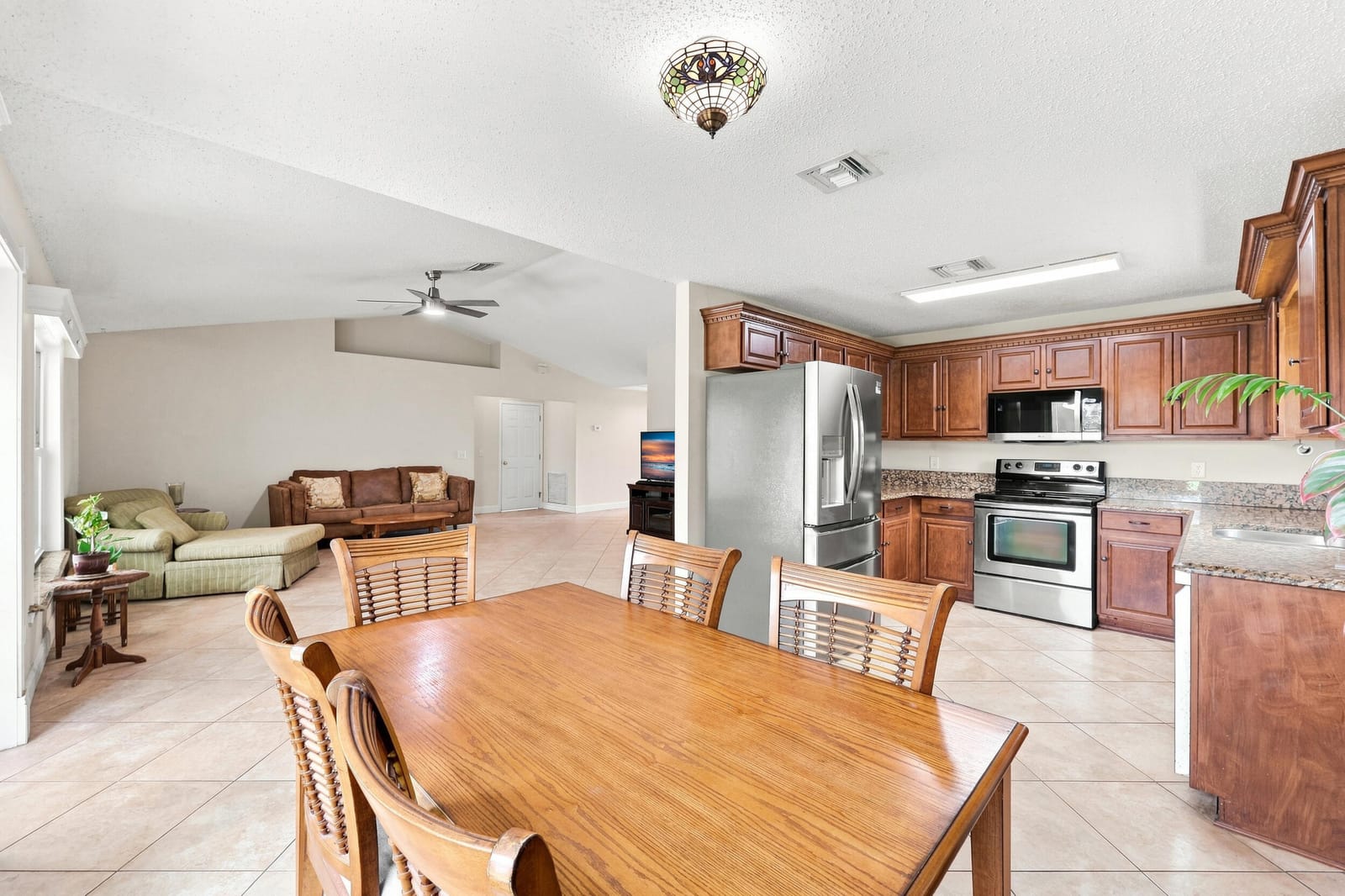 381 NE Surfside Avenue — photo 4