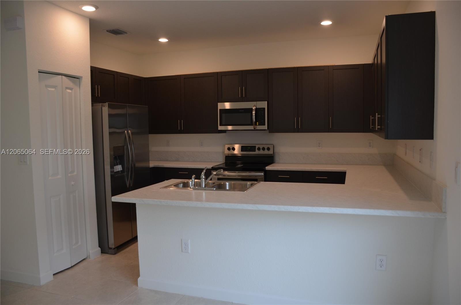 1801 SE 27th Terrace — photo 3