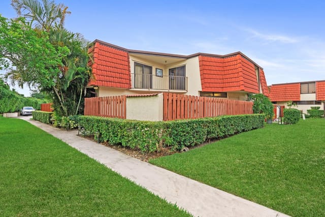 3874 VICTORIA Drive, West Palm Beach, FL 33406