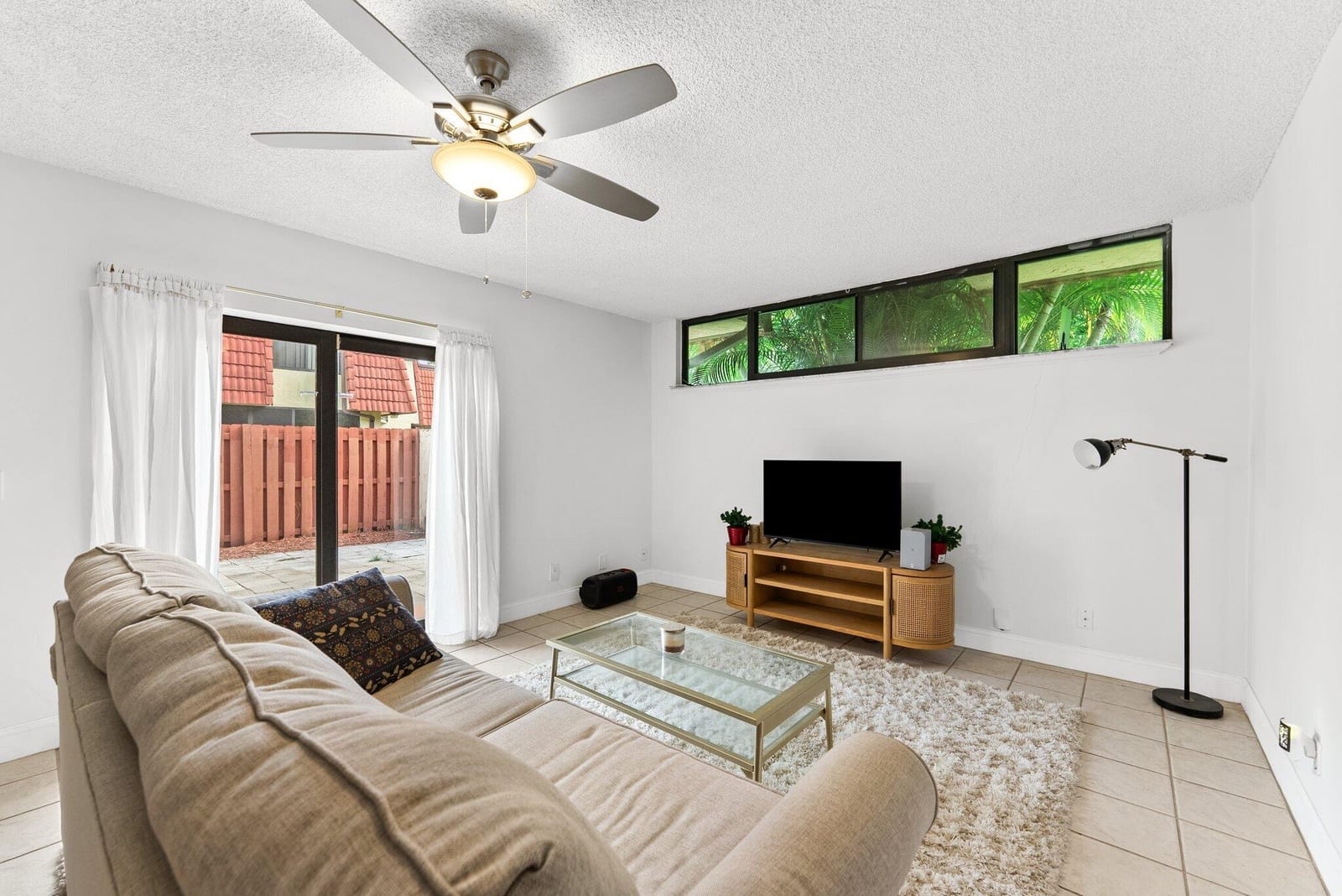 3874 VICTORIA Drive — photo 4