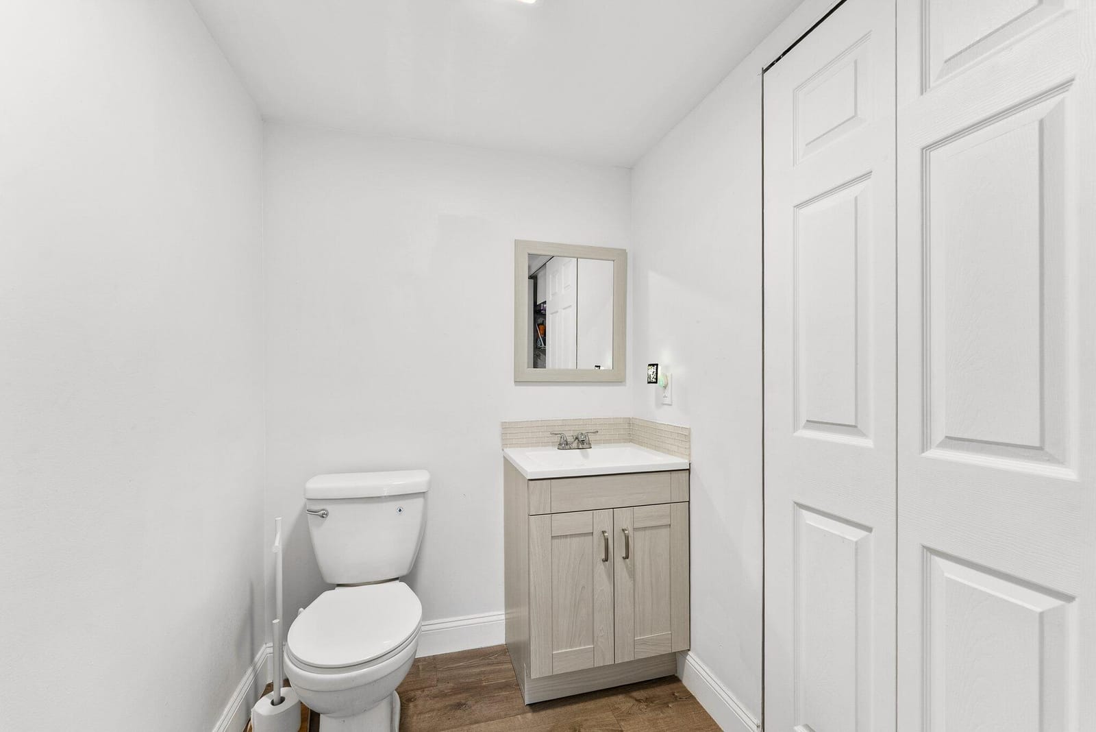 3874 VICTORIA Drive — photo 5