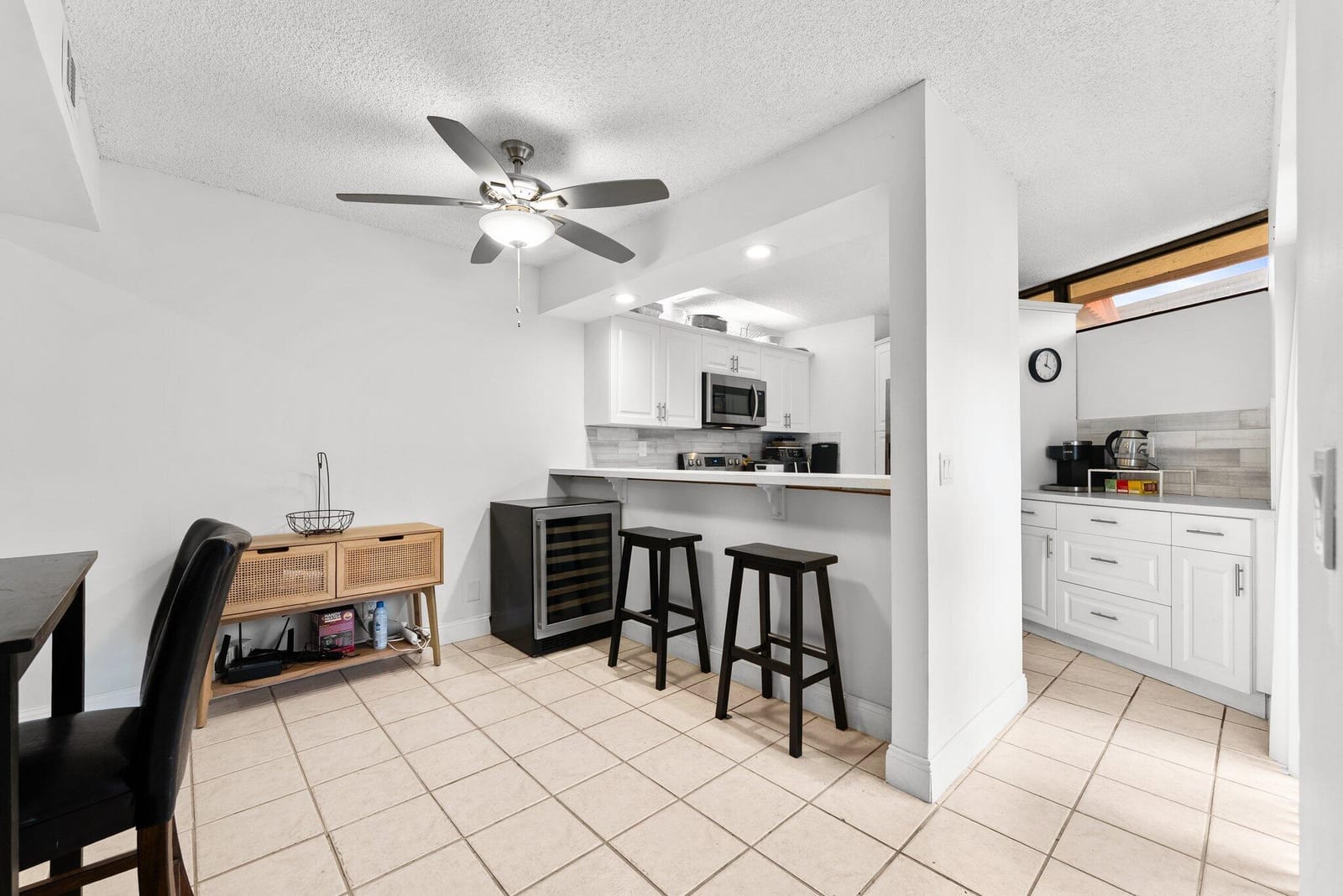 3874 VICTORIA Drive — photo 6