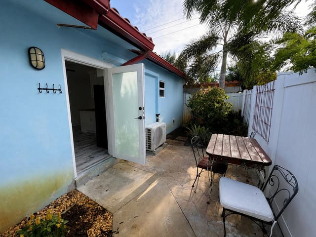 3837 NE 17TH Avenue, Pompano Beach, FL 33064