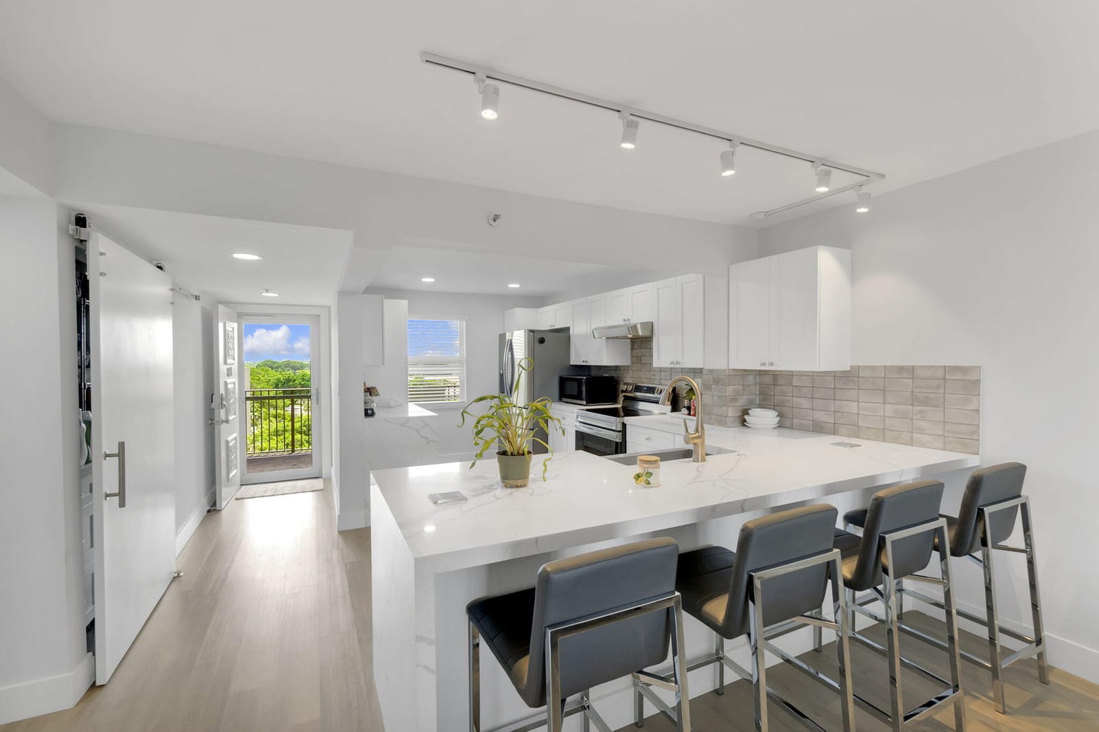 3940 INVERRARY Boulevard 803-A — photo 4