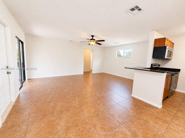 28 Crossings Circle E, Boynton Beach, FL 33435