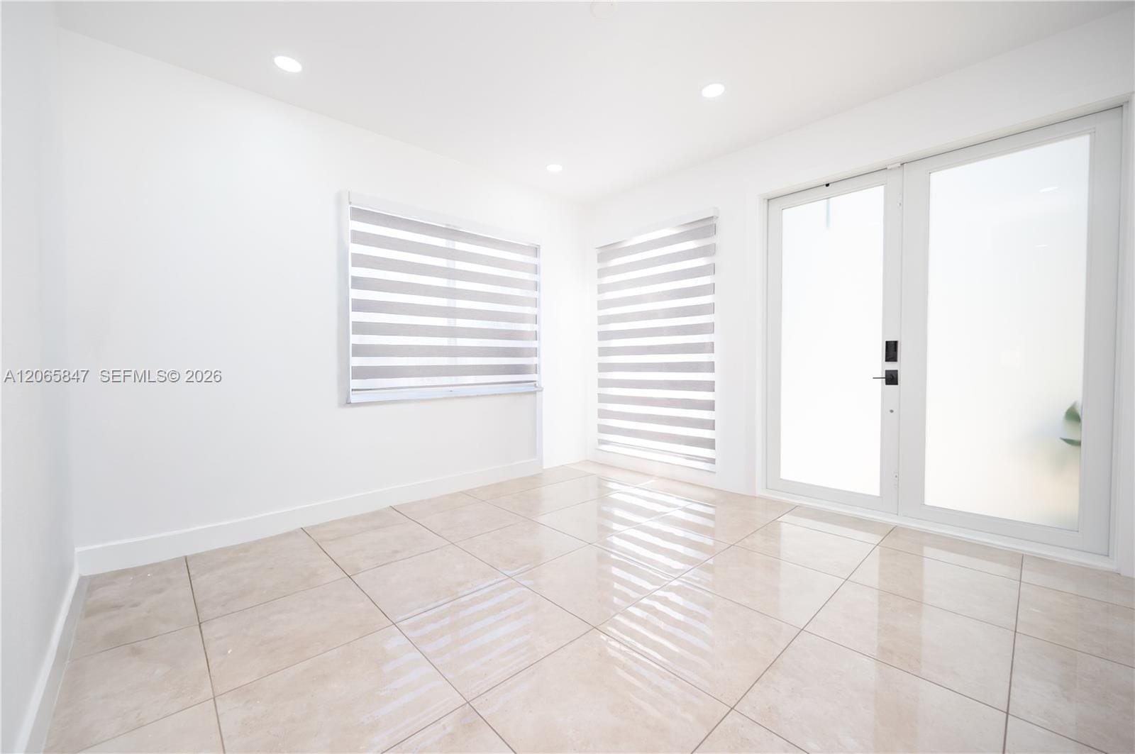 1046 NE 17th Terrace — photo 3