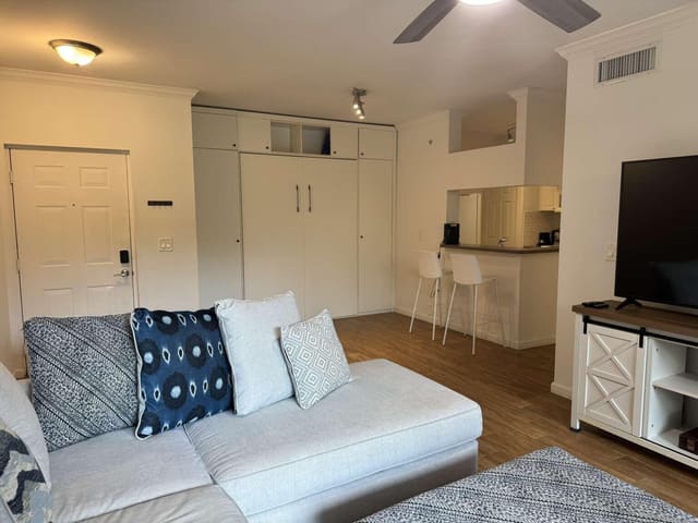 17125 N Bay Road 3102, Porto Bellagio, Sunny Isles Beach, FL
