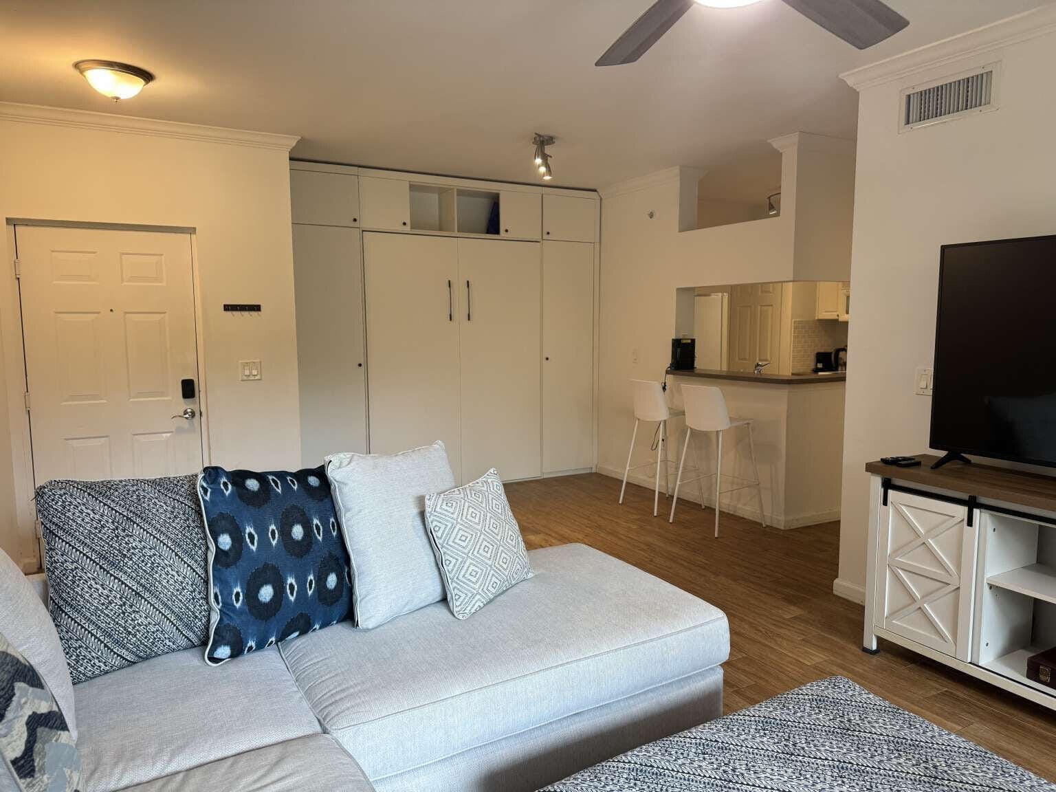 17125 N Bay Road 3102