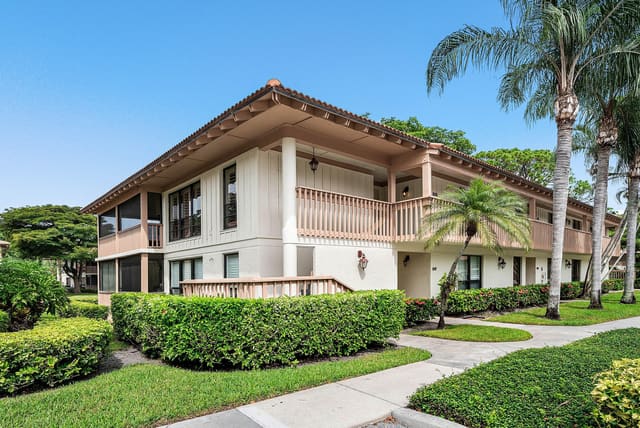 523 BRACKENWOOD Place, sold in Golf Villas Condo, Palm Beach Gardens, FL