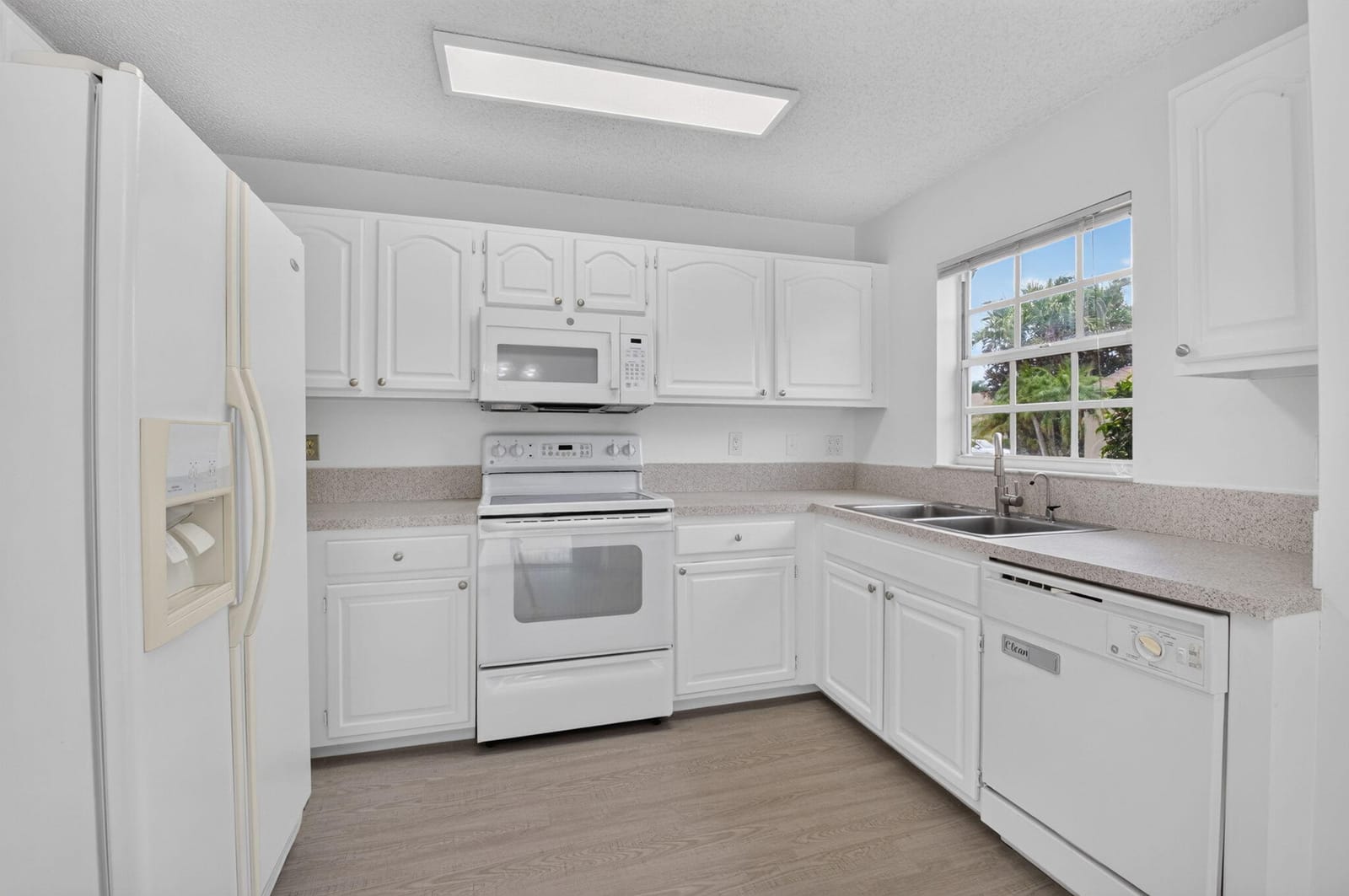 9621 BOCA GARDENS Circle N C — photo 12