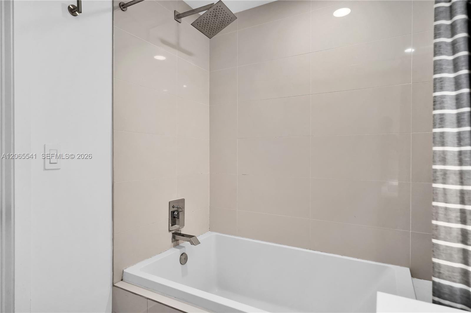 55 SW 9th Street 3504, Miami, FL 33130 photo 16