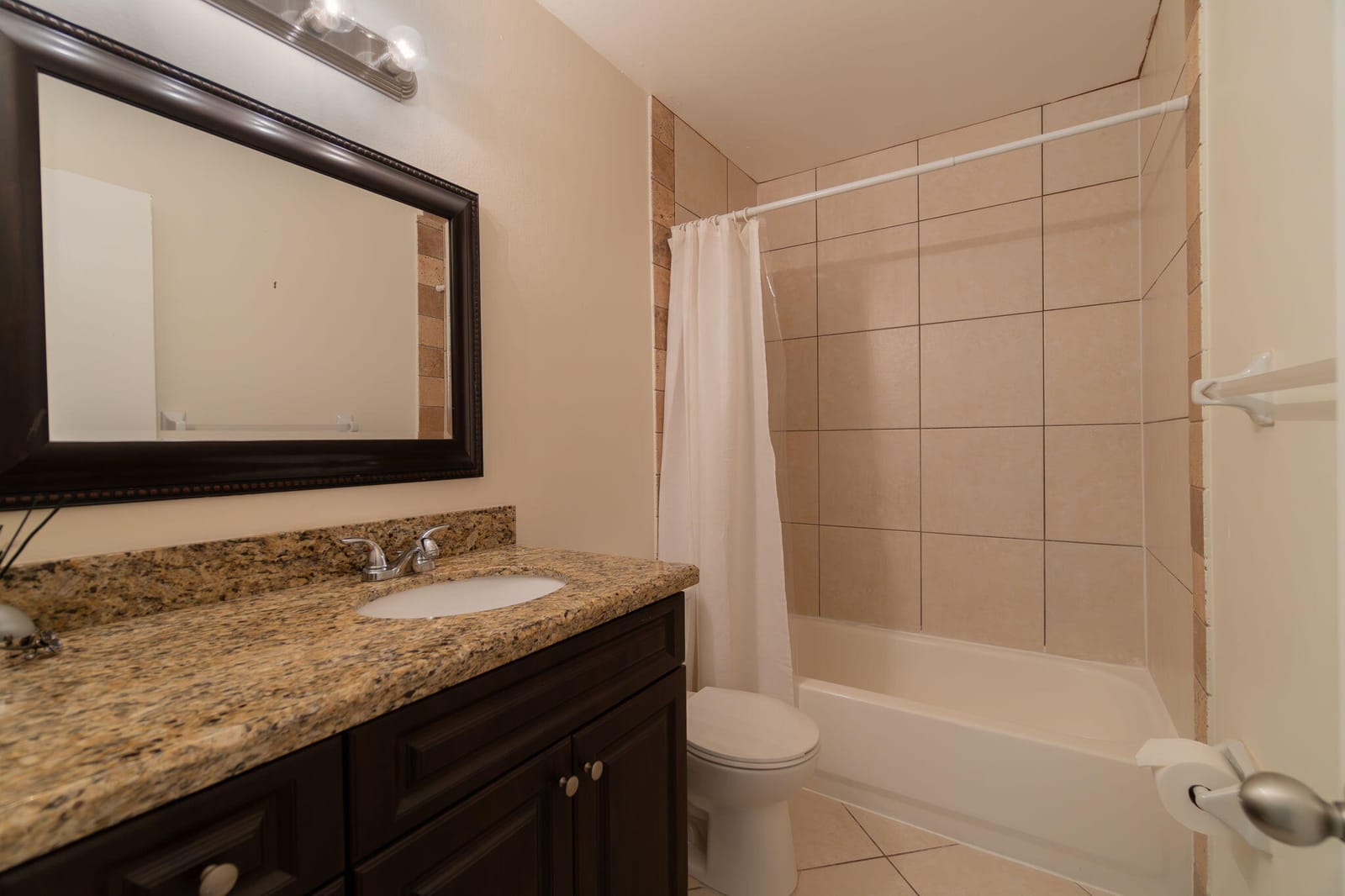 1530 Shaker Circle — photo 4