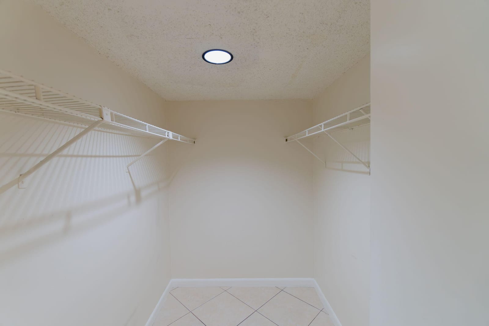 1530 Shaker Circle — photo 7