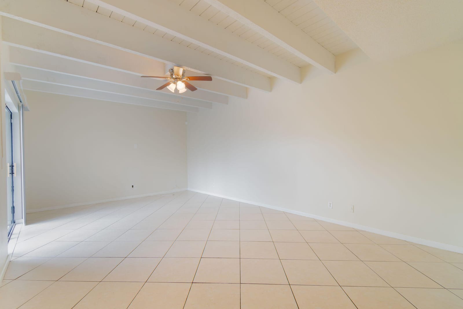 1530 Shaker Circle — photo 2