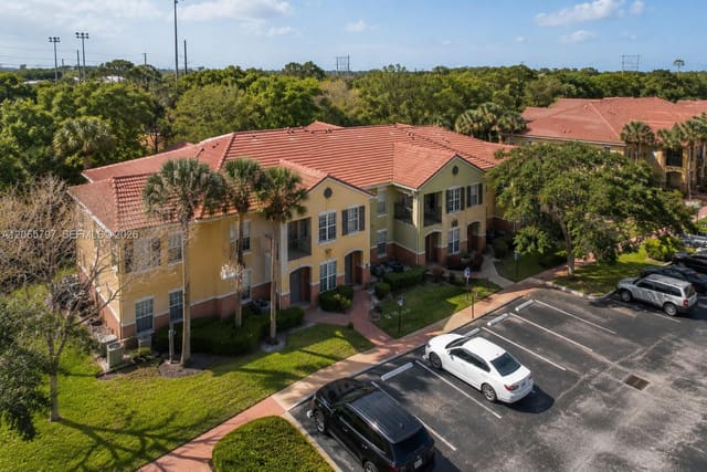 10294 S Fox Trail Road S 704, Royal Palm Beach, FL 33411