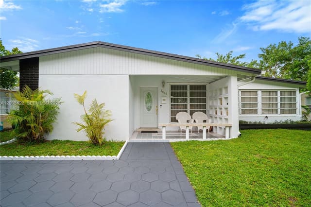 1645 NE 169th Street, North Miami Beach, FL 33162