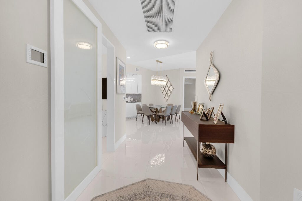 15811 COLLINS Avenue 2207, Sunny Isles Beach, FL 33160