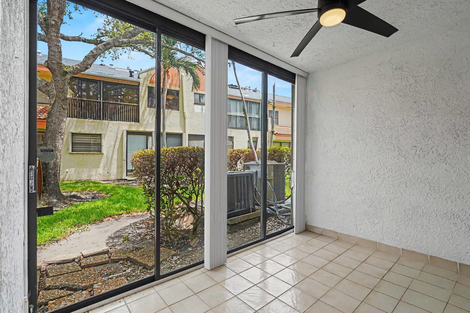 3405 EMERALD OAKS Drive 207, Hollywood, FL 33021 photo 13