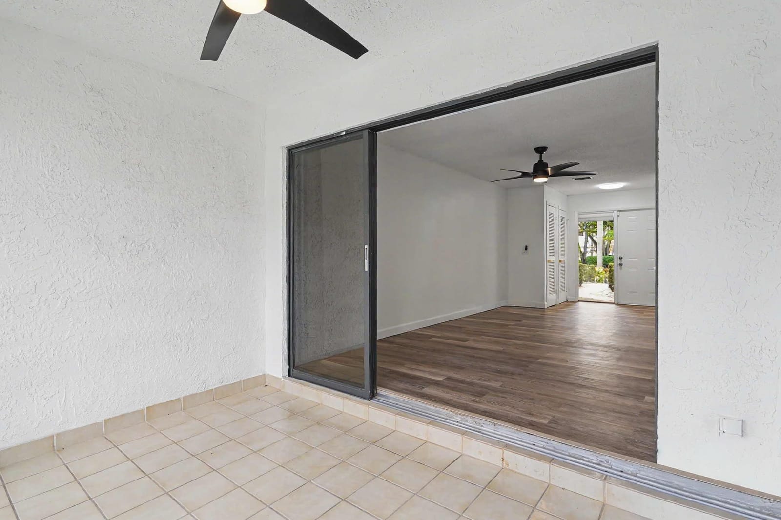 3405 EMERALD OAKS Drive 207, Hollywood, FL 33021 photo 16