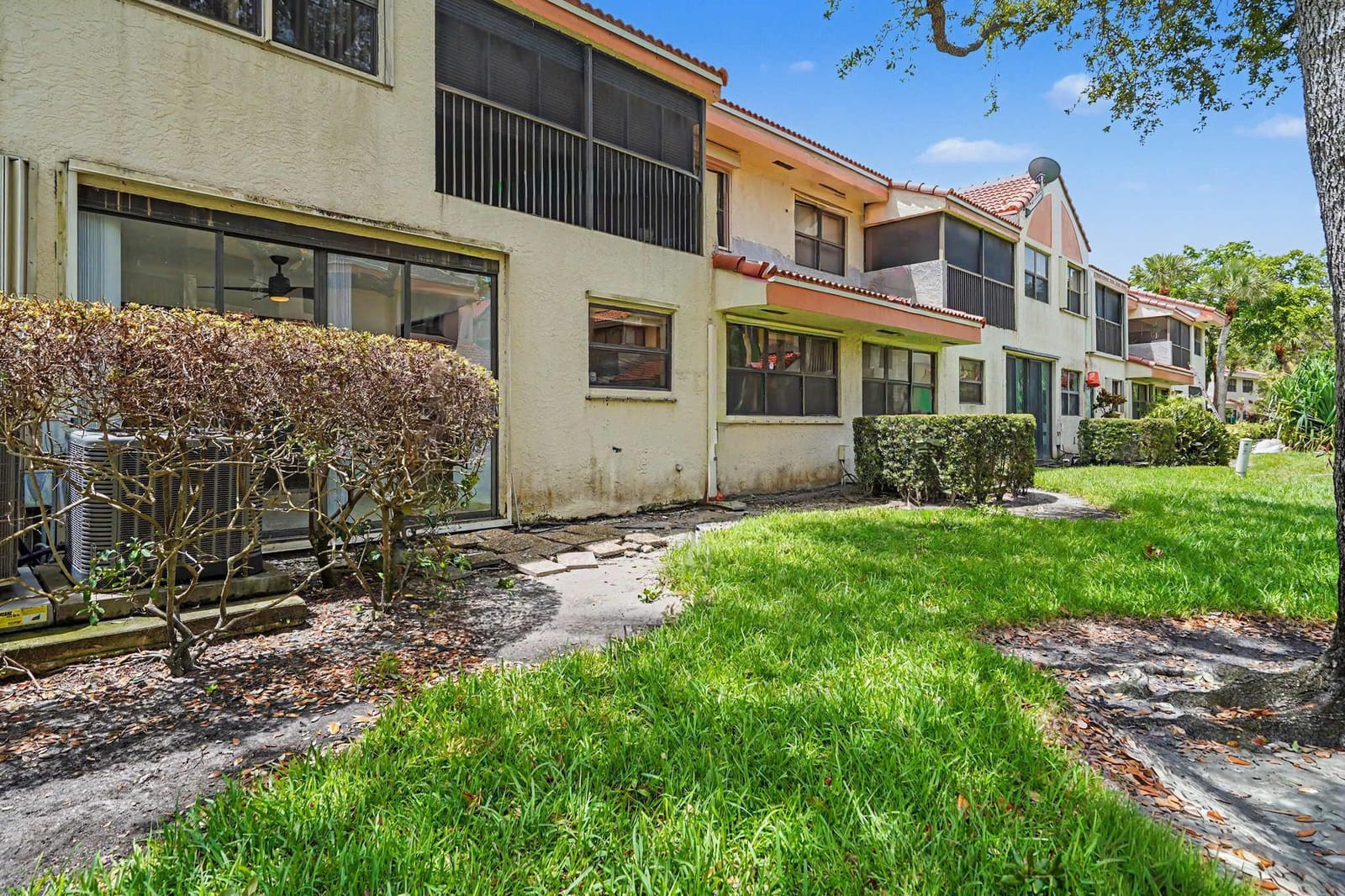 3405 EMERALD OAKS Drive 207, Hollywood, FL 33021 photo 19