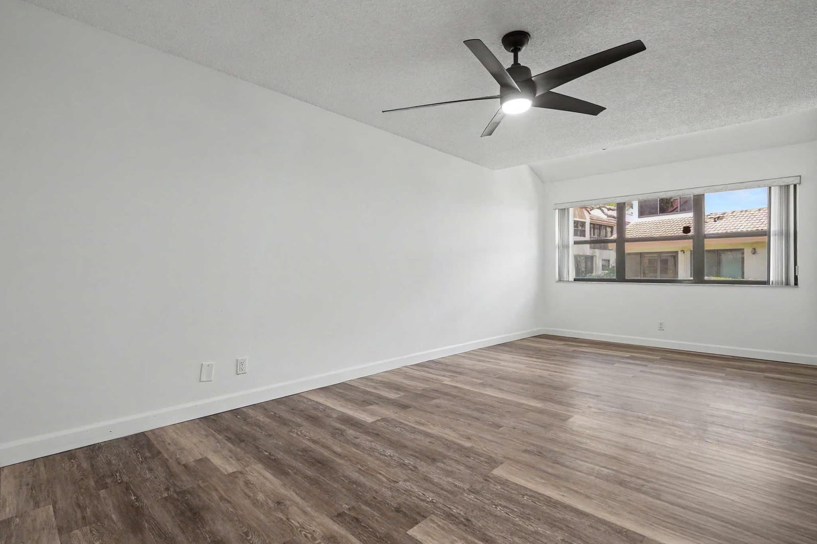 3405 EMERALD OAKS Drive 207, Hollywood, FL 33021 photo 26