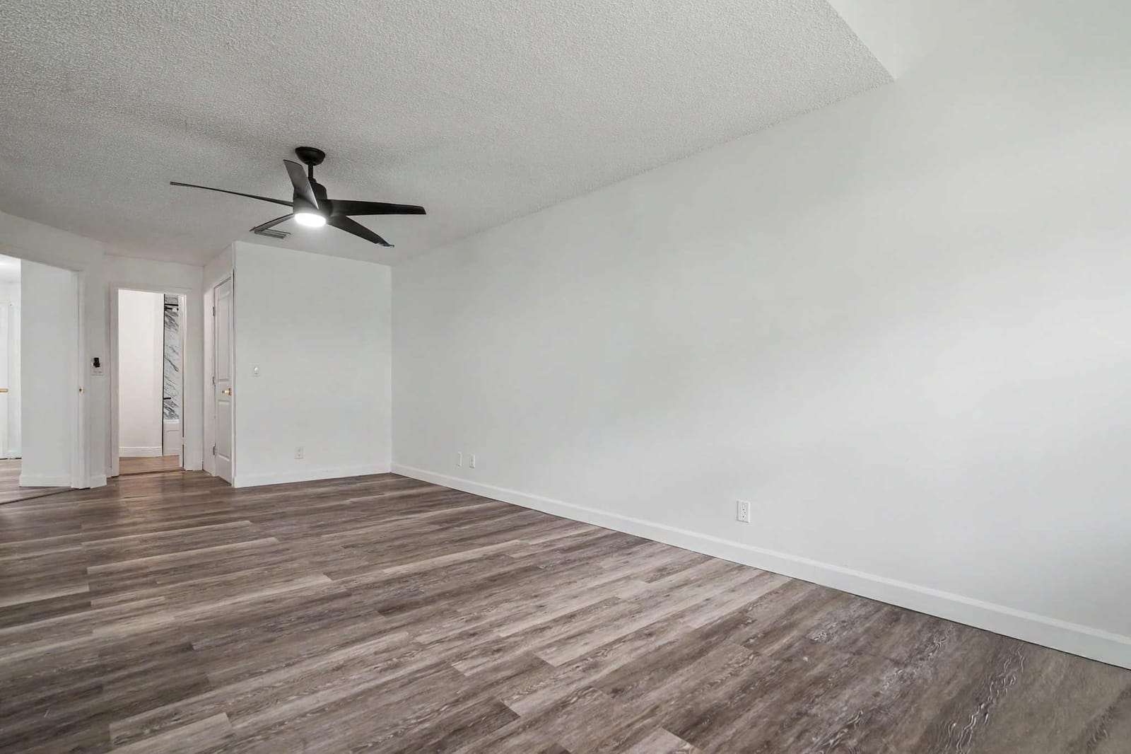 3405 EMERALD OAKS Drive 207, Hollywood, FL 33021 photo 30