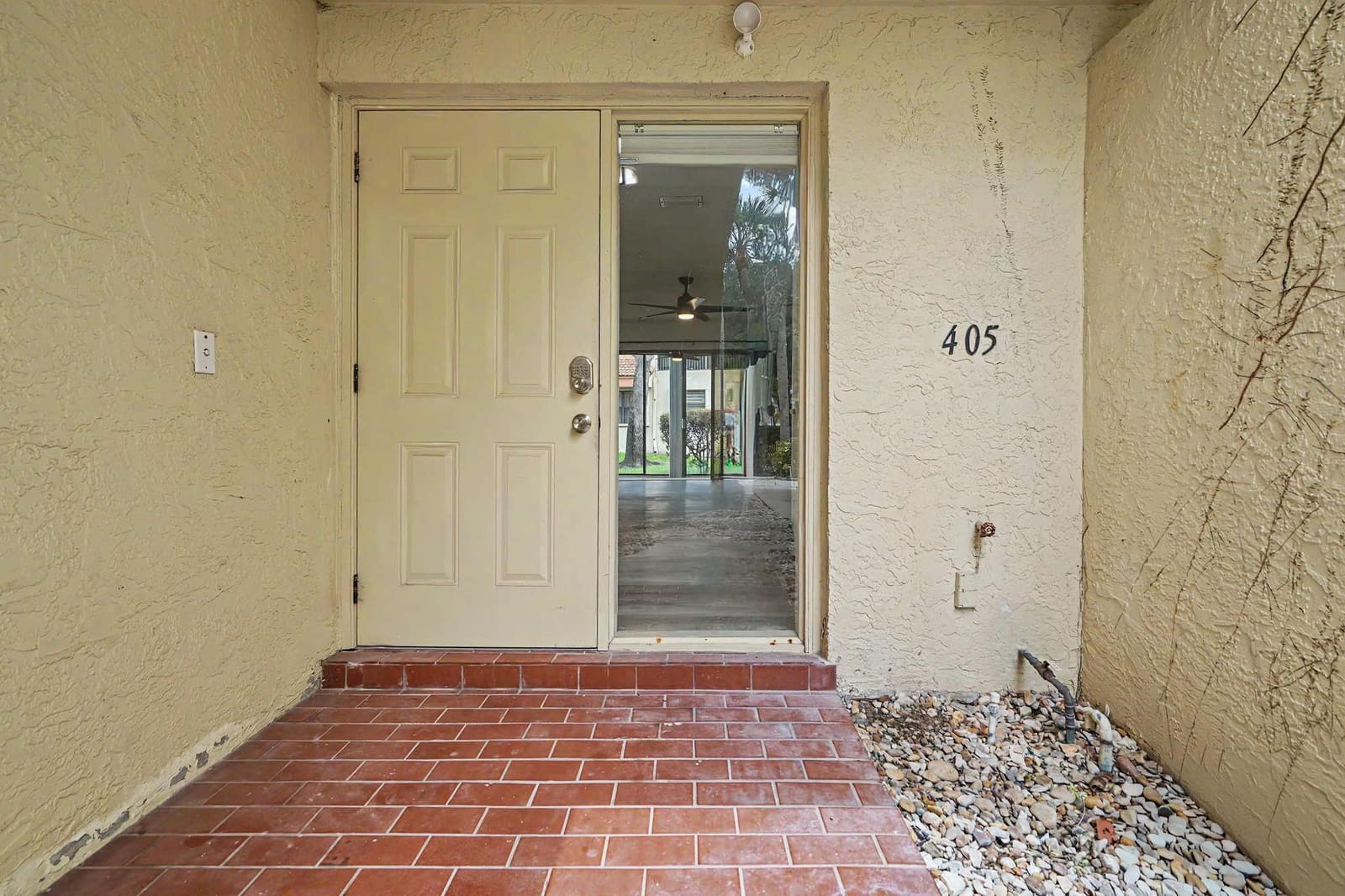 3405 EMERALD OAKS Drive 207 — photo 5